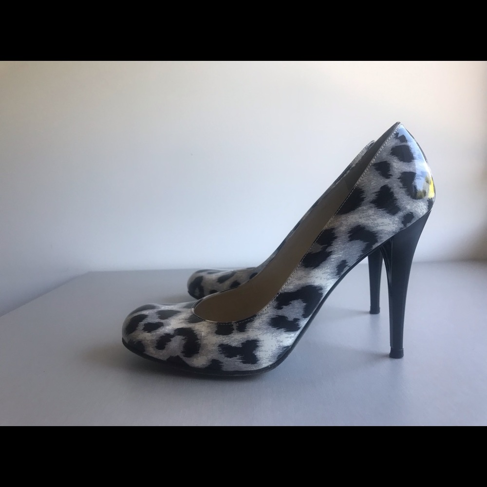 Stuart Weizmann, size 5 1/2, almost 4 inch heels